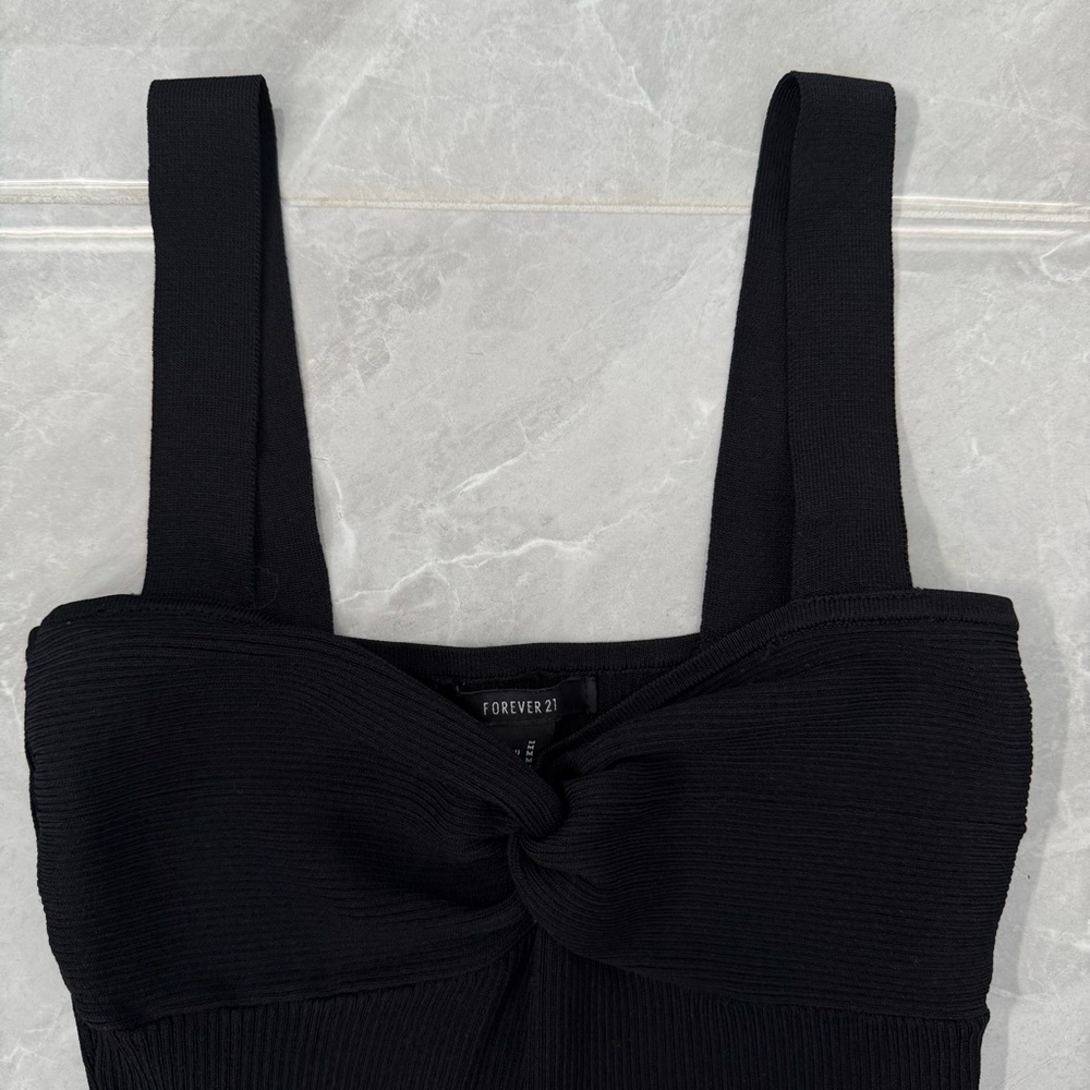 Women’s Forever 21 Ribbed Tank Top Twist Front Sleeveless Crop Top Size Medium - Picture 2 of 13